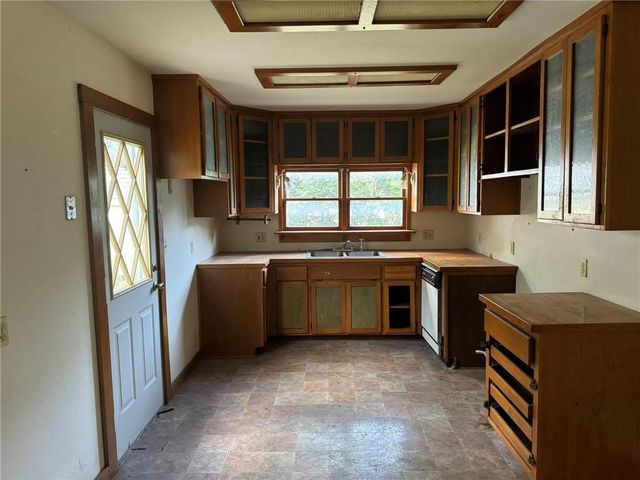 6954 E 47th Terrace, Kansas City, MO 64129