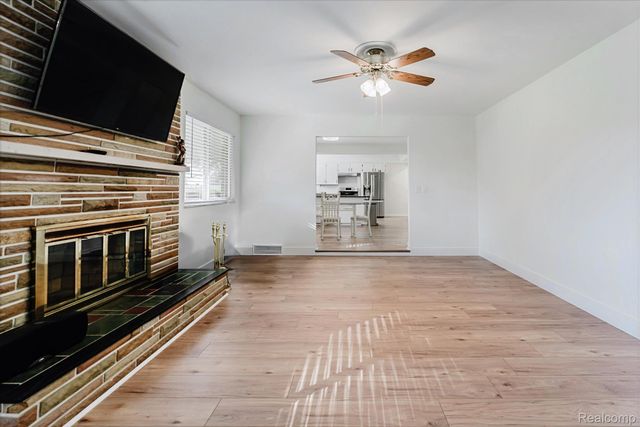 37159 Almont Drive E, Sterling Heights, MI 48310