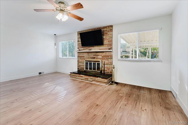 37159 Almont Drive E, Sterling Heights, MI 48310