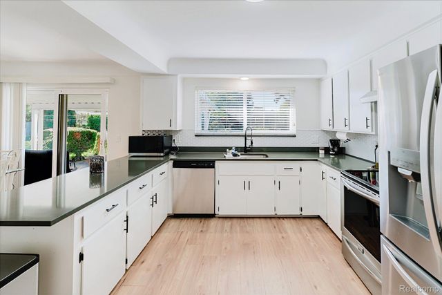 37159 Almont Drive E, Sterling Heights, MI 48310