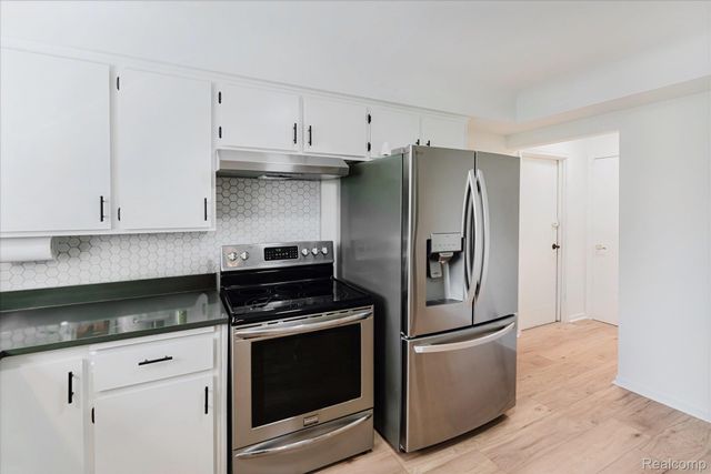 37159 Almont Drive E, Sterling Heights, MI 48310