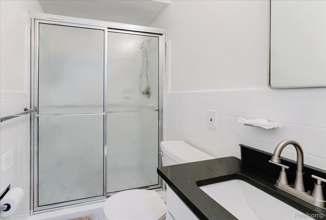 37159 Almont Drive E, Sterling Heights, MI 48310