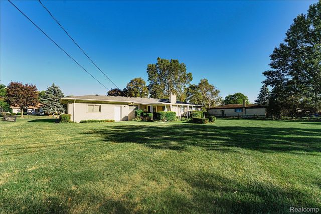 37159 Almont Drive E, Sterling Heights, MI 48310