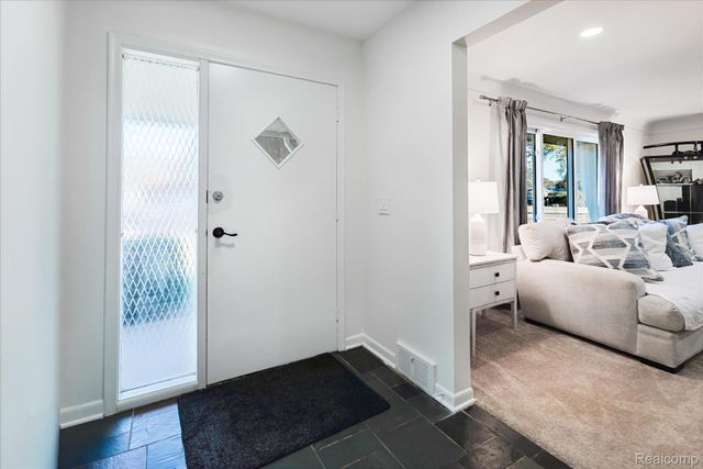 37159 Almont Drive E, Sterling Heights, MI 48310