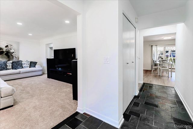 37159 Almont Drive E, Sterling Heights, MI 48310