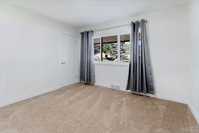 37159 Almont Drive E, Sterling Heights, MI 48310