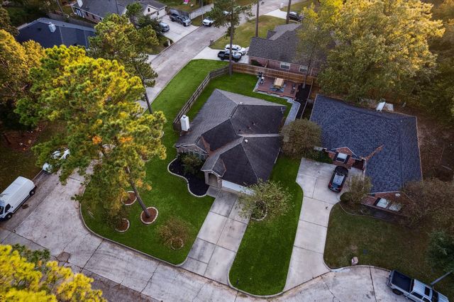 3203 Pine Hollow Circle, Montgomery, TX 77356