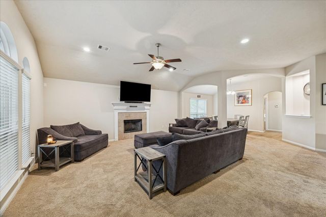 3203 Pine Hollow Circle, Montgomery, TX 77356