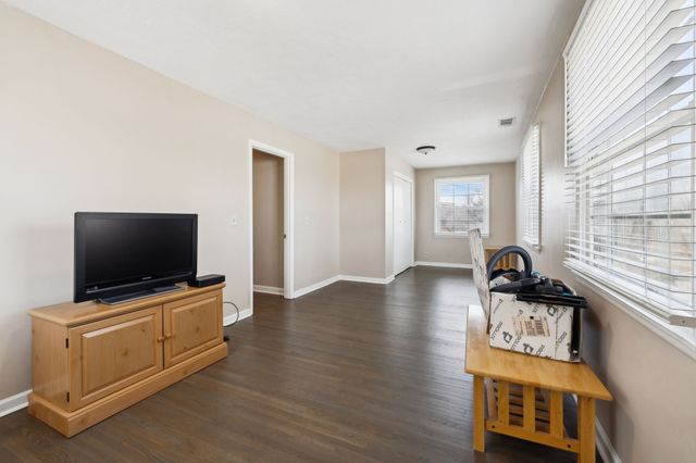 5006 Bonnaside Dr, Hermitage, TN 37076