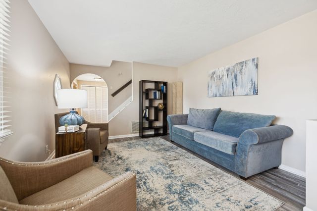 5006 Bonnaside Dr, Hermitage, TN 37076