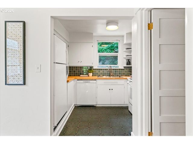 1211 Se 37TH Ave, Portland, OR 97214
