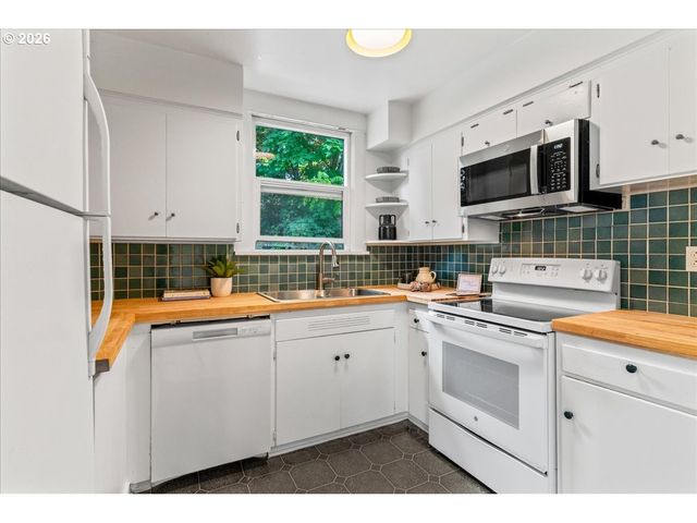 1211 Se 37TH Ave, Portland, OR 97214