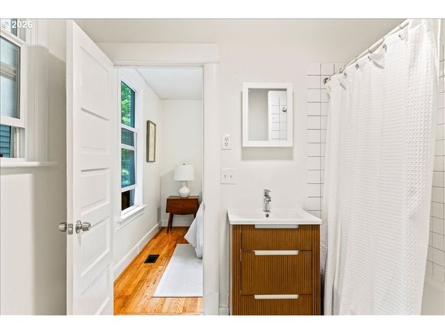1211 Se 37TH Ave, Portland, OR 97214