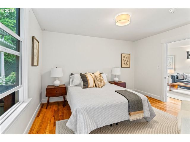 1211 Se 37TH Ave, Portland, OR 97214