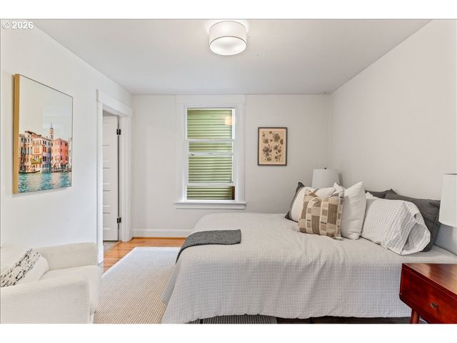 1211 Se 37TH Ave, Portland, OR 97214