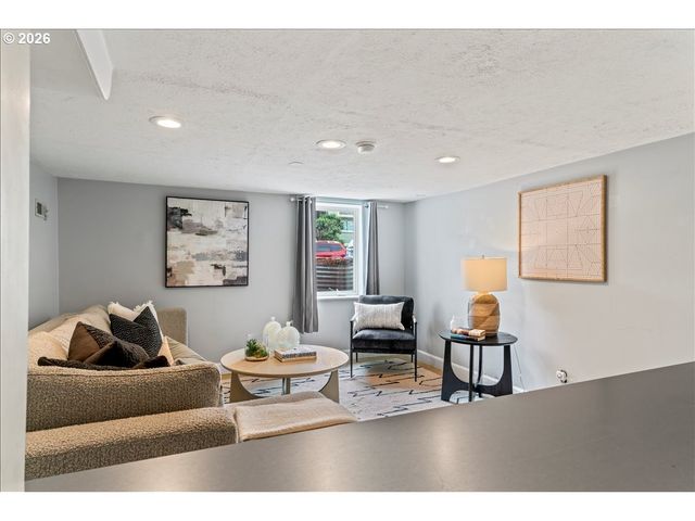 1211 Se 37TH Ave, Portland, OR 97214
