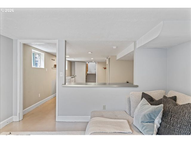 1211 Se 37TH Ave, Portland, OR 97214