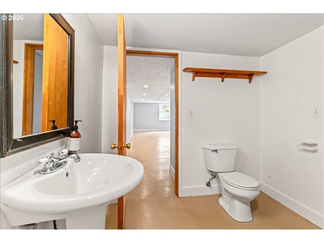 1211 Se 37TH Ave, Portland, OR 97214