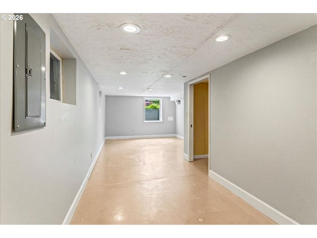 1211 Se 37TH Ave, Portland, OR 97214