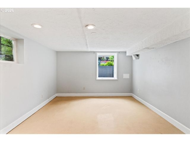 1211 Se 37TH Ave, Portland, OR 97214