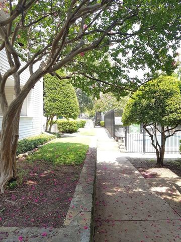 7431 Holly Hill Drive 227, Dallas, TX 75231