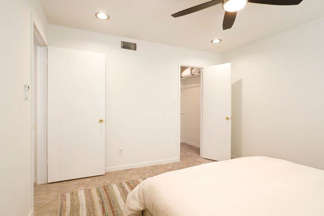 7431 Holly Hill Drive 227, Dallas, TX 75231