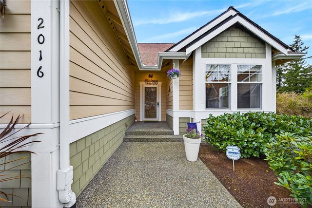 2016 Cascade Court, Anacortes, WA 98221