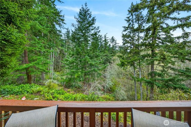 2016 Cascade Court, Anacortes, WA 98221