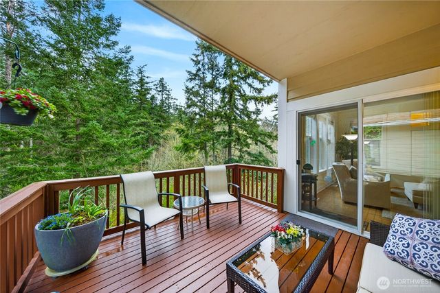 2016 Cascade Court, Anacortes, WA 98221