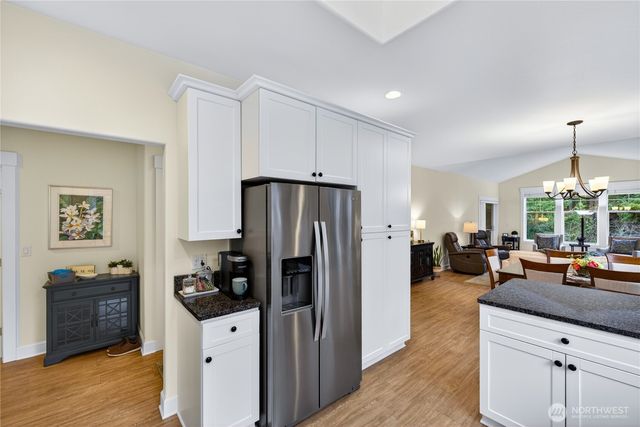 2016 Cascade Court, Anacortes, WA 98221