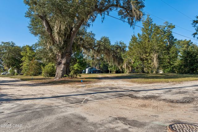 4902 E 4th Street, Panama City, FL 32404