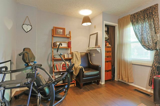 2116 Pershing Street, South Bend, IN 46628