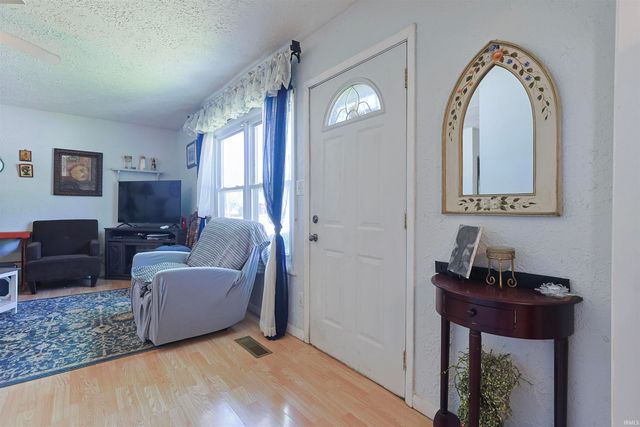 2116 Pershing Street, South Bend, IN 46628