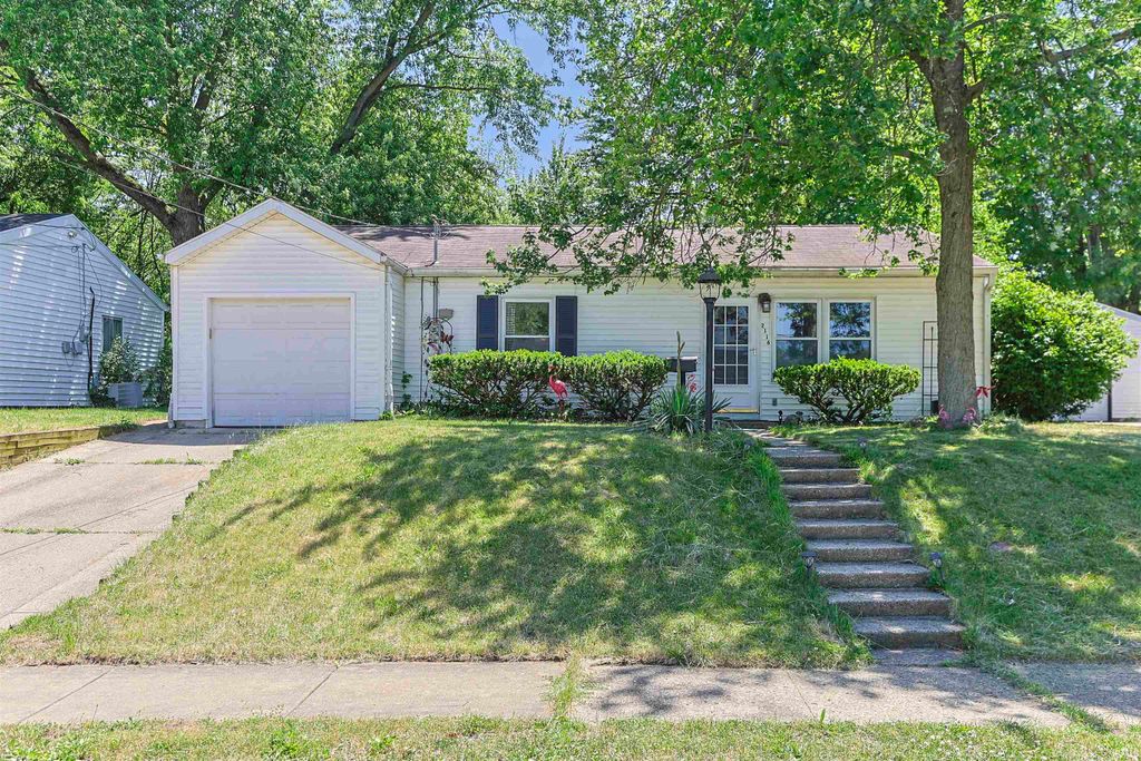 2116 Pershing Street, South Bend, IN 46628