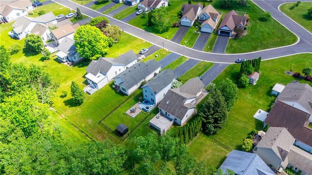 102 Cranbrook Ter, Webster, NY 14580