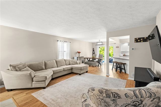 102 Cranbrook Ter, Webster, NY 14580