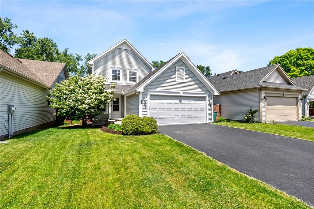 102 Cranbrook Ter, Webster, NY 14580