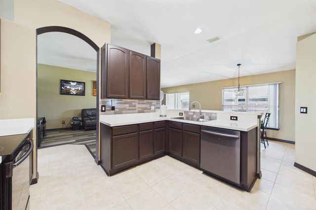 567 Mimosa Street SW, Palm Bay, FL 32908
