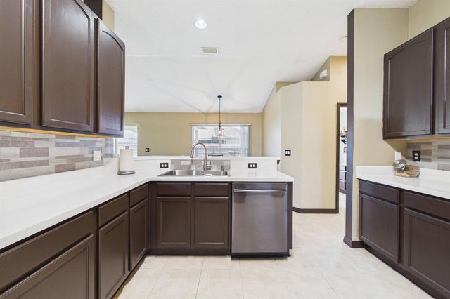 567 Mimosa Street SW, Palm Bay, FL 32908