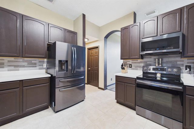 567 Mimosa Street SW, Palm Bay, FL 32908