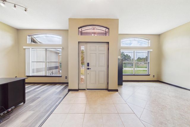 567 Mimosa Street SW, Palm Bay, FL 32908