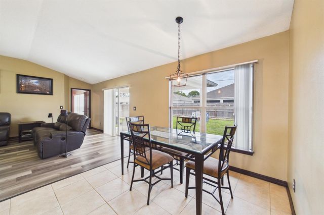 567 Mimosa Street SW, Palm Bay, FL 32908