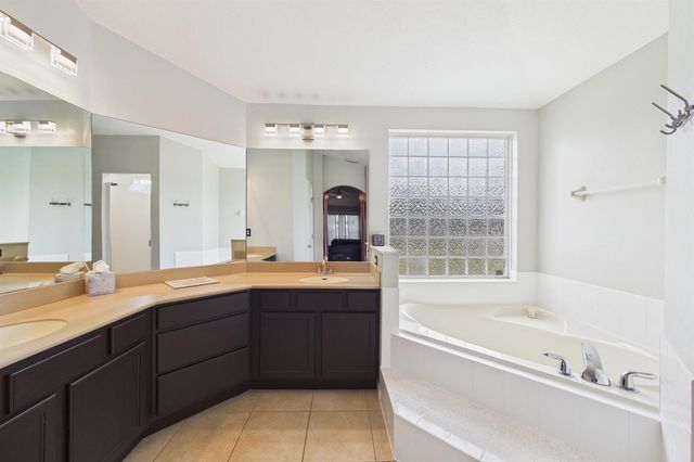 567 Mimosa Street SW, Palm Bay, FL 32908