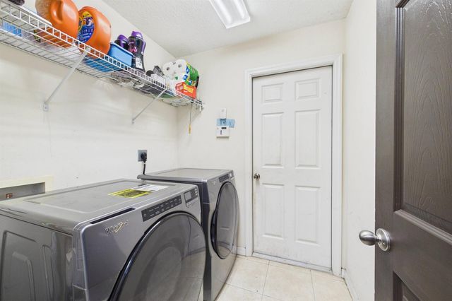 567 Mimosa Street SW, Palm Bay, FL 32908