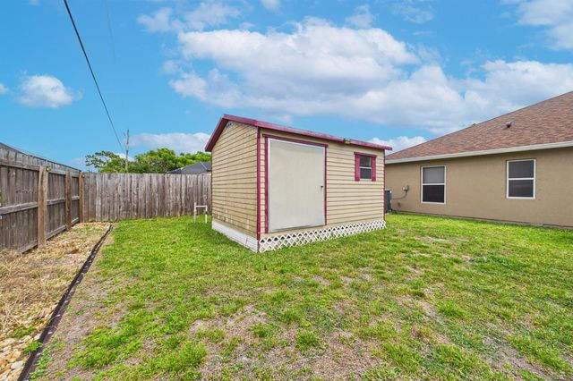 567 Mimosa Street SW, Palm Bay, FL 32908