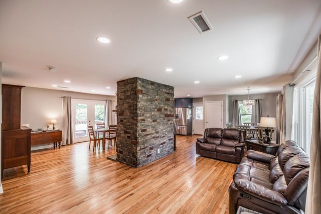 503 N Pawnee Dr, Springfield, TN 37172