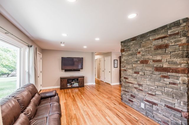 503 N Pawnee Dr, Springfield, TN 37172