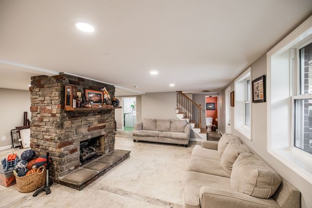 503 N Pawnee Dr, Springfield, TN 37172