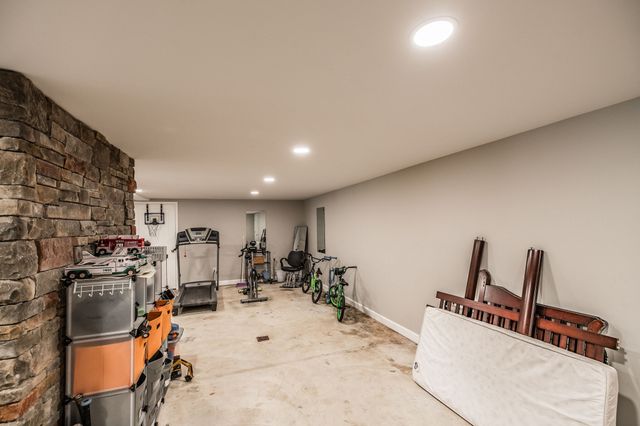 503 N Pawnee Dr, Springfield, TN 37172