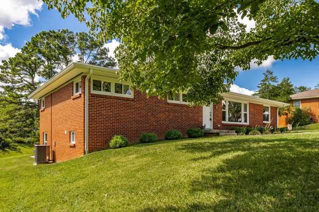 503 N Pawnee Dr, Springfield, TN 37172